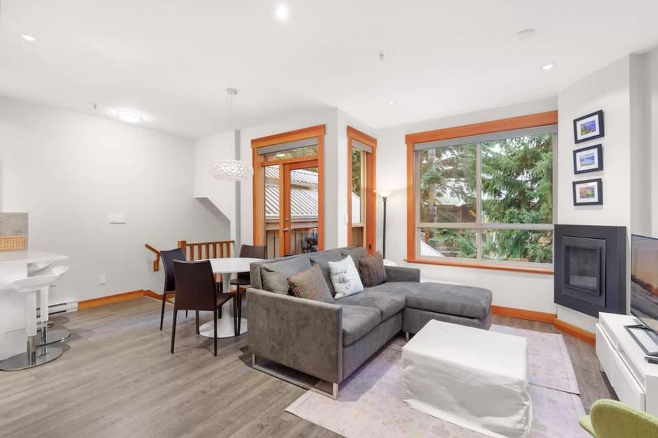 Northlands Walk to village, slopes - Luxury 4-bed Apartment in Whistler