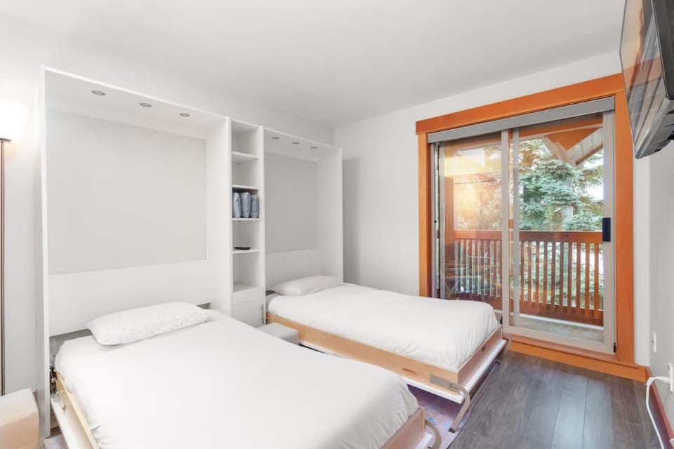 Northlands Walk to village, slopes - Luxury 4-bed Apartment in Whistler