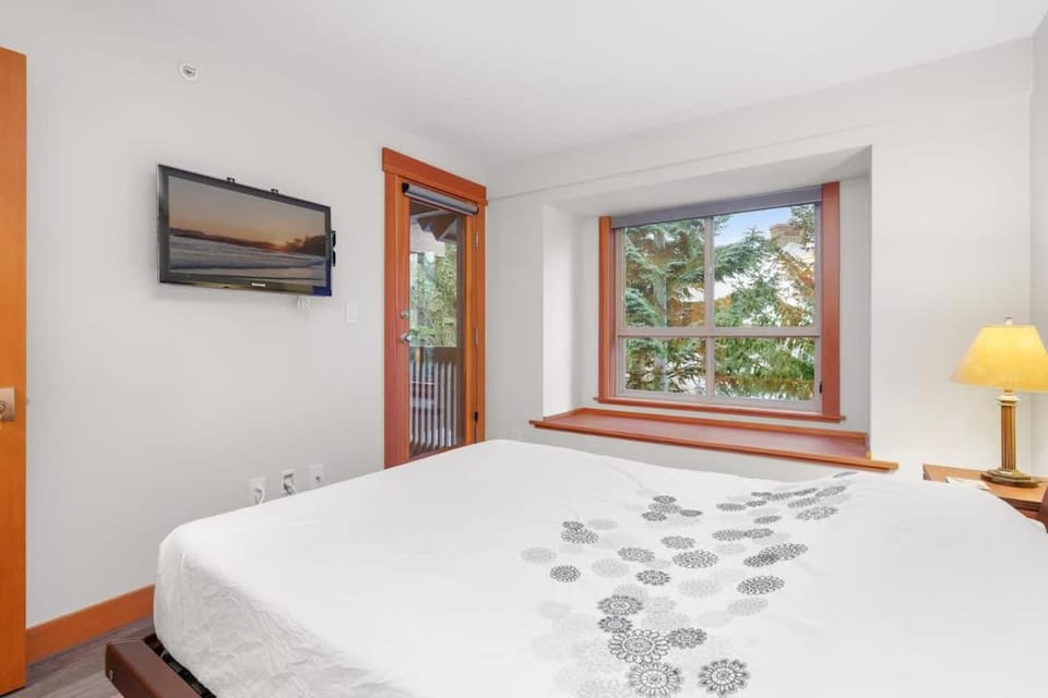 Northlands Walk to village, slopes - Luxury 4-bed Apartment in Whistler