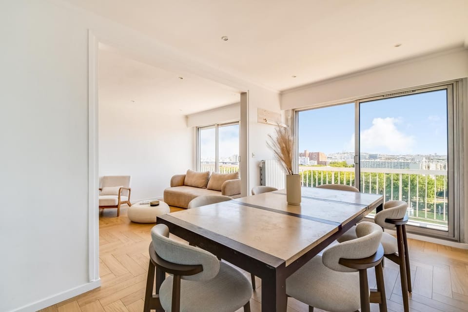 View (from property/room), Balcony/Terrace, Living room, Seating area, Dining area