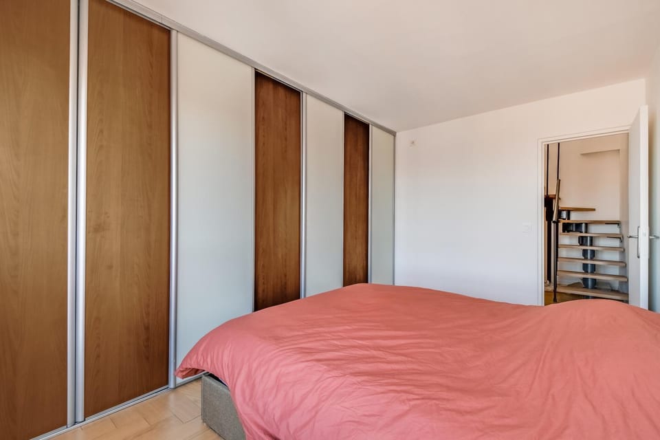 Bed, Photo of the whole room, Bedroom, wardrobe