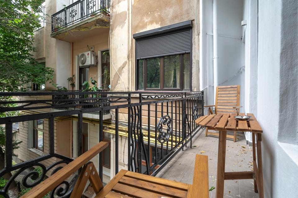 Property building, Day, View (from property/room), Balcony/Terrace