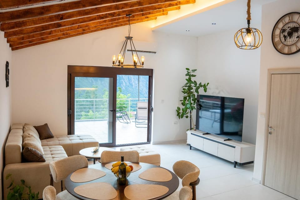 Boka MAJESTIC Apartment Apartment in Kotor Municipality