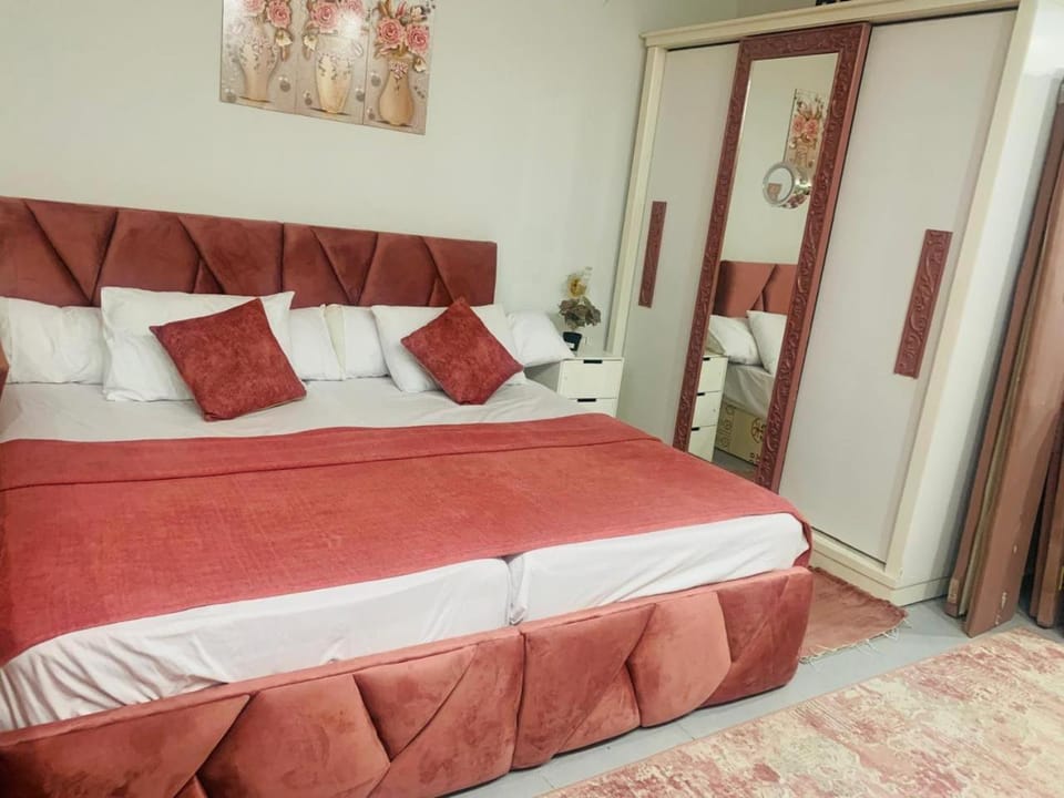 Bed, Photo of the whole room, Bedroom, wardrobe