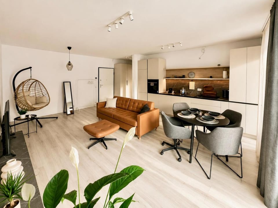 Kitchen or kitchenette, Living room, Seating area, Dining area