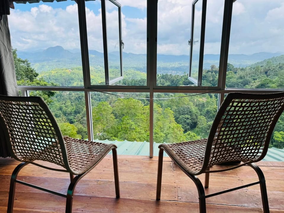 Old Haloya Estate Hotel in Central Province