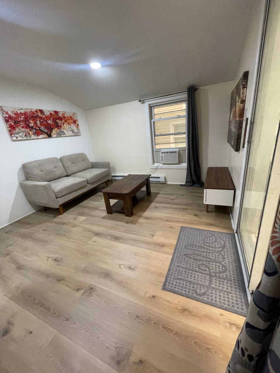 400 sq ft Quiet Private Area Vacation rental in Paterson