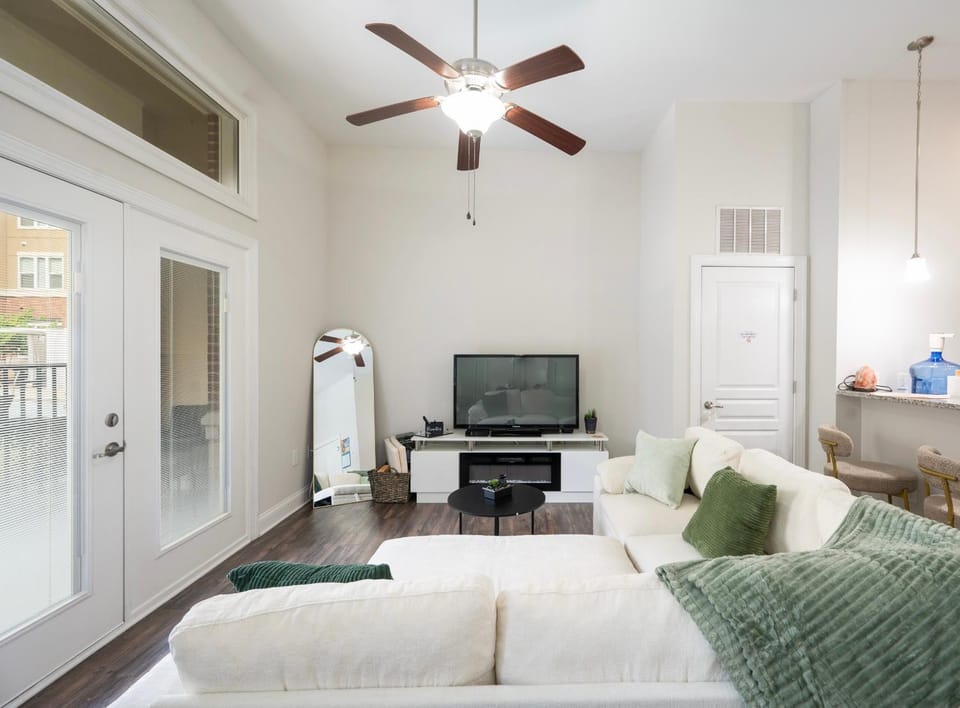Elevated Retreat Pool Near CLT Carowinds & Uptown Apartment in Charlotte