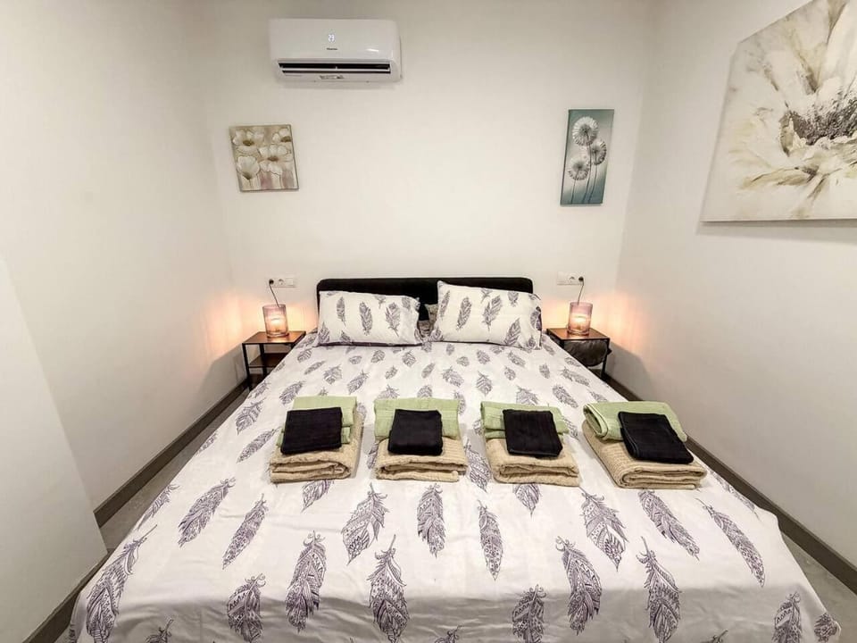 Hidden gem! 1 bedroom flat, mins walk to La Cala Apartment in Costa del Sol