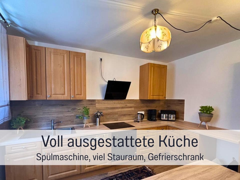 Coffee/tea facilities, Kitchen or kitchenette, dishwasher, oven