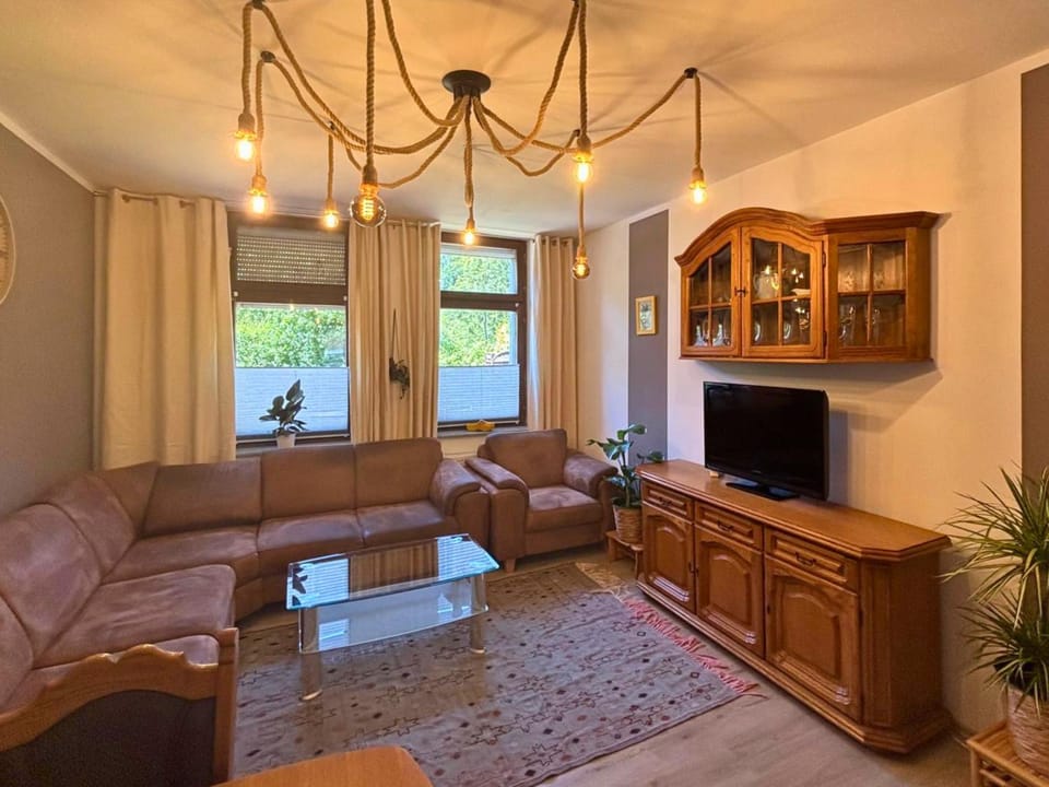 Communal lounge/ TV room, TV and multimedia, Living room, Seating area
