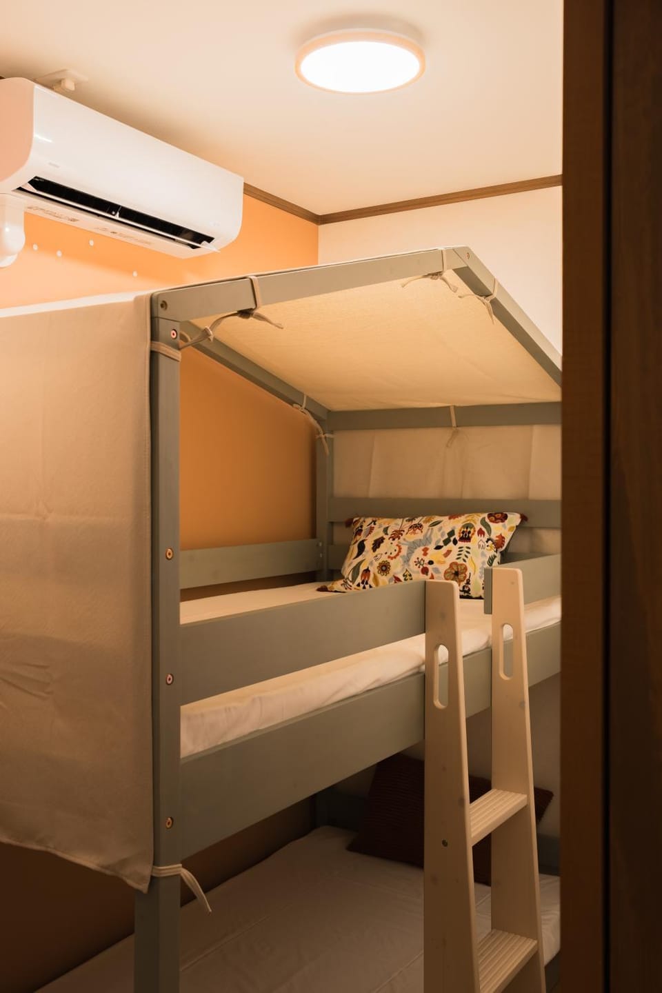 bunk bed
