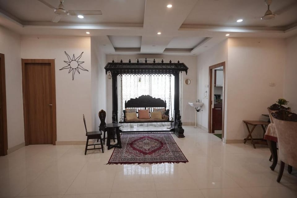 The Royal Vintage Luxury in Kashi Apartment in Varanasi