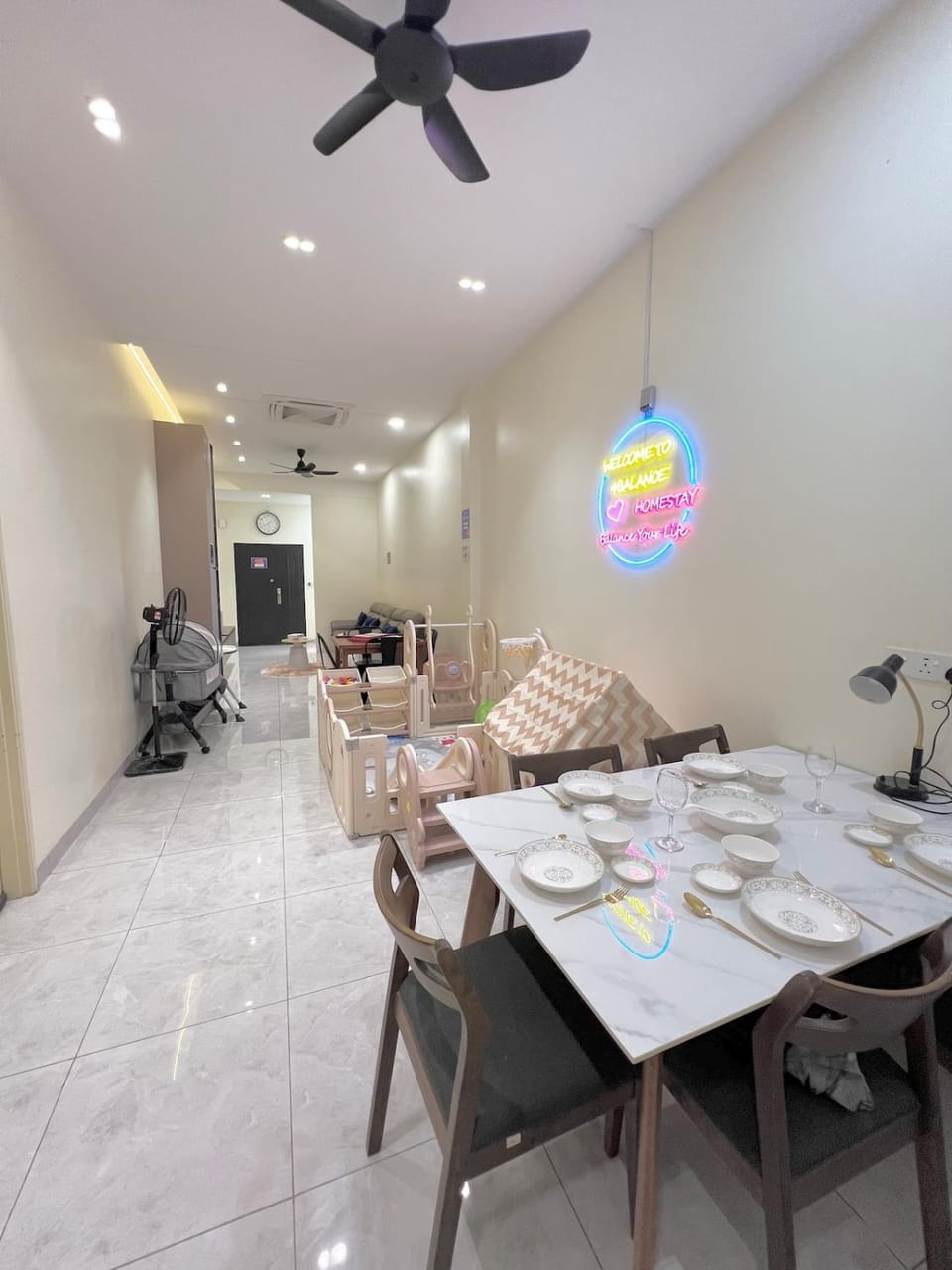 KL-Segambut & 5KM Mont Kiara & Kepong 14Pax4Car Villa in Petaling Jaya