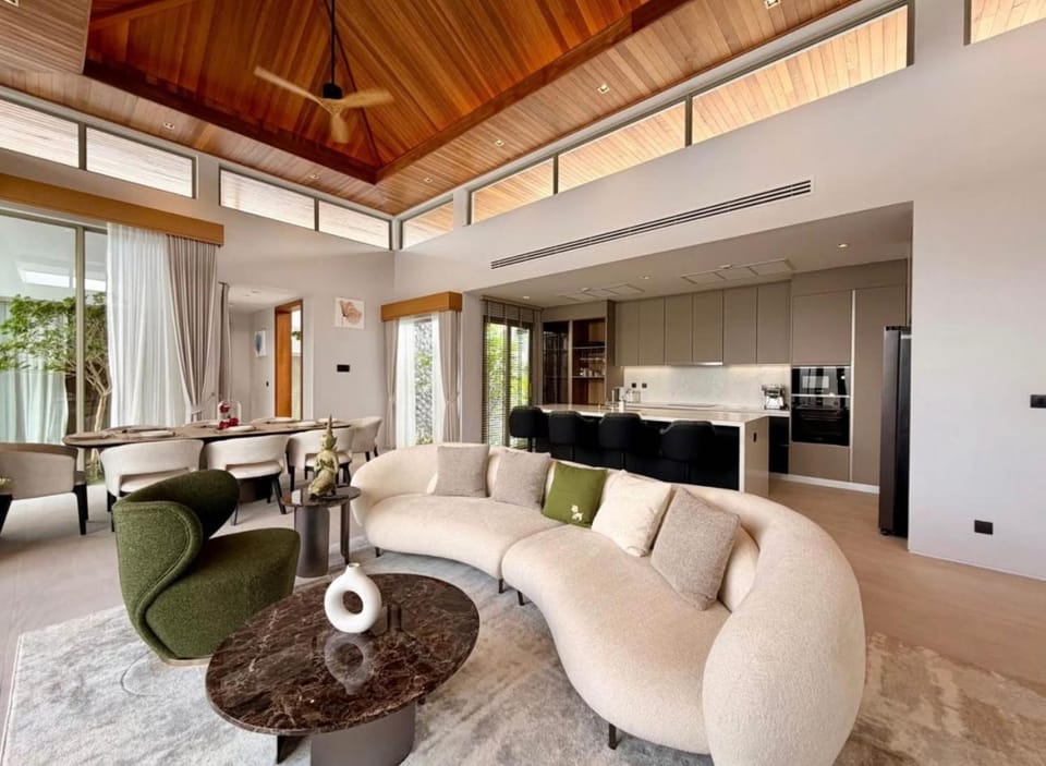 Kitchen or kitchenette, Living room, Seating area, Dining area, minibar