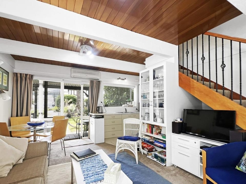 2 BR Cottage 4 Beds, 1 min walk to Harbour & Shops House in Akaroa