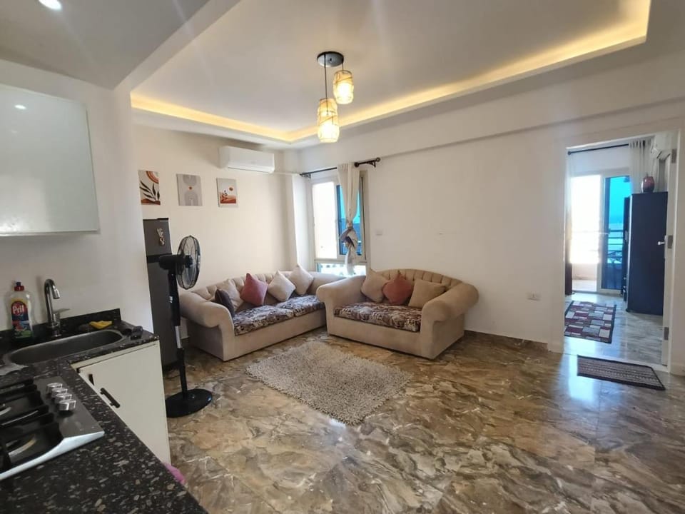 TV and multimedia, Kitchen or kitchenette, Living room, Seating area, Dining area