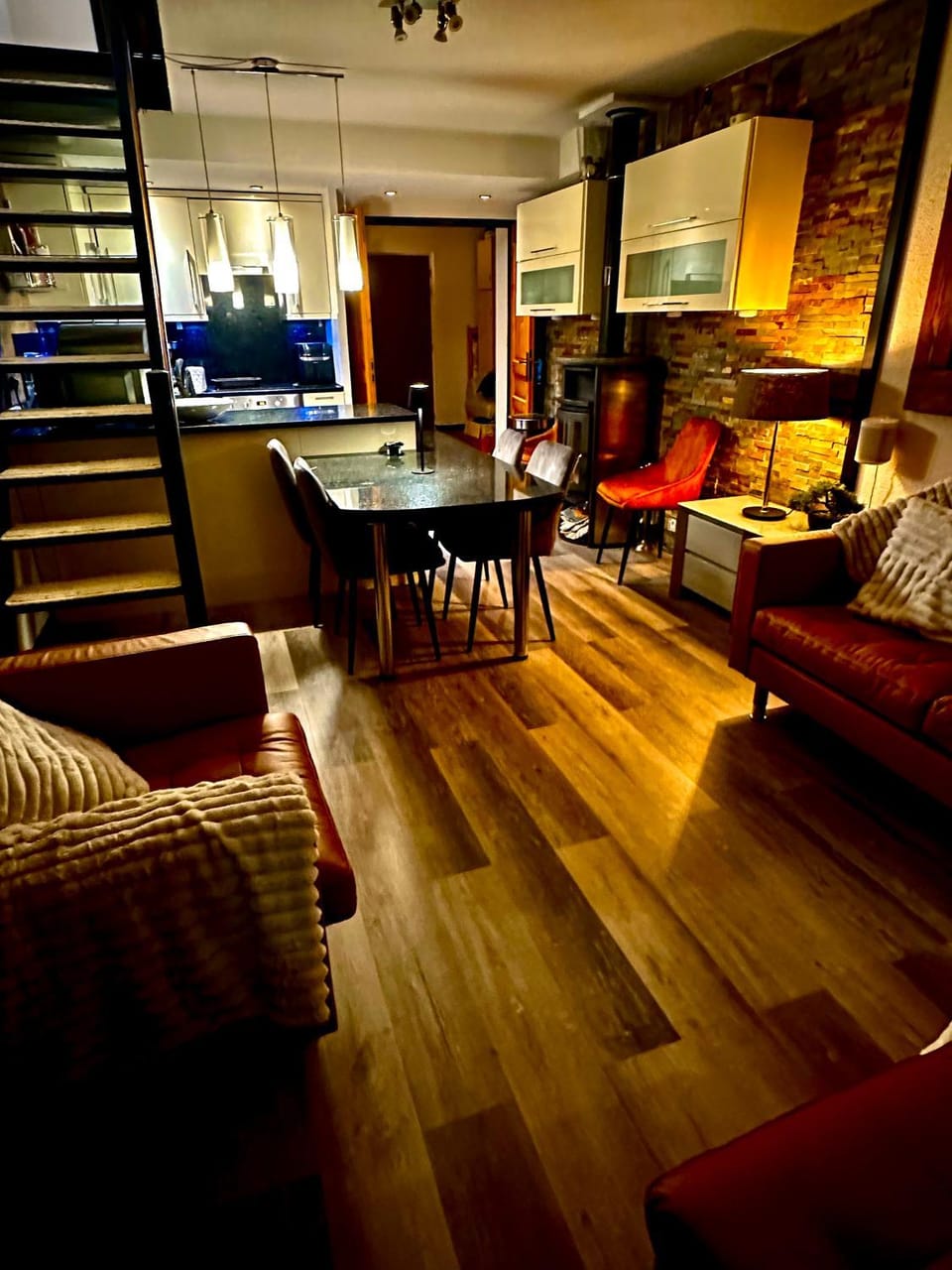 Les Ecureuils Squirrel Lodge Apartment in Oz