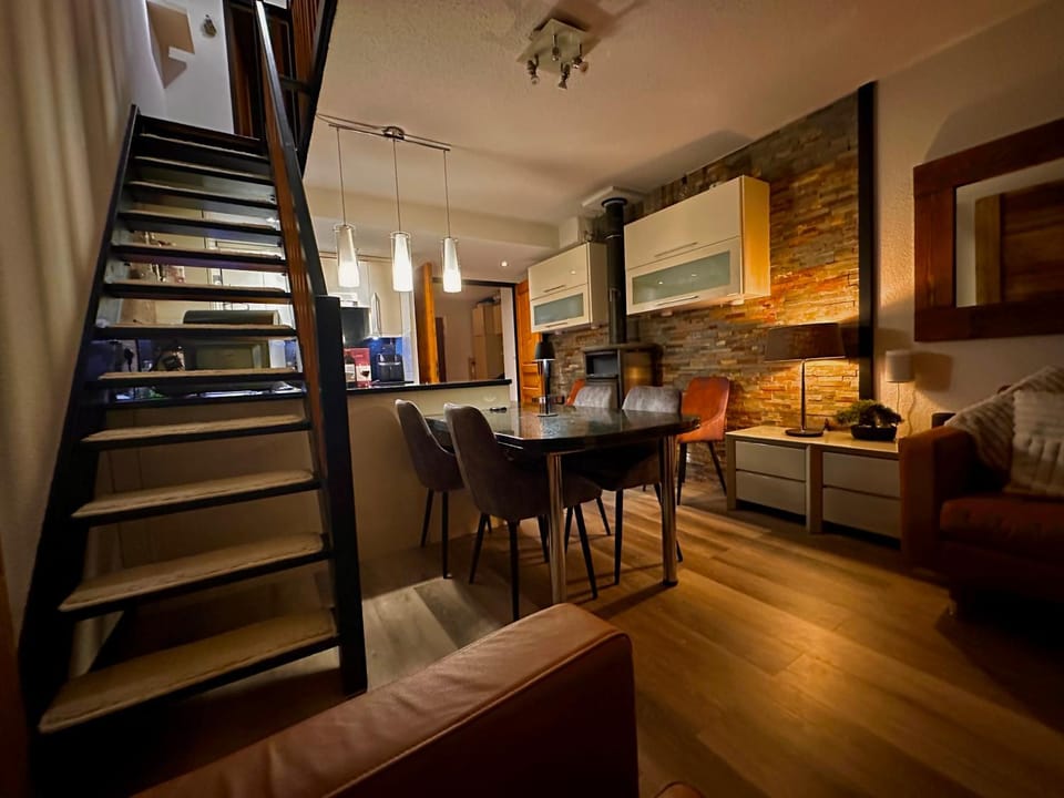 Les Ecureuils Squirrel Lodge Apartment in Oz