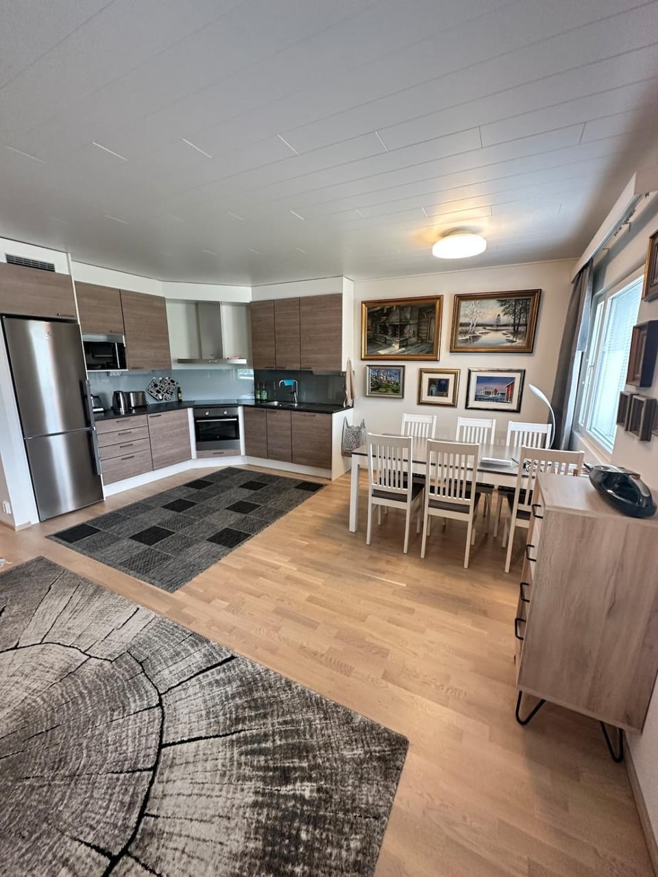 Kitchen or kitchenette, Dining area, dishwasher, oven