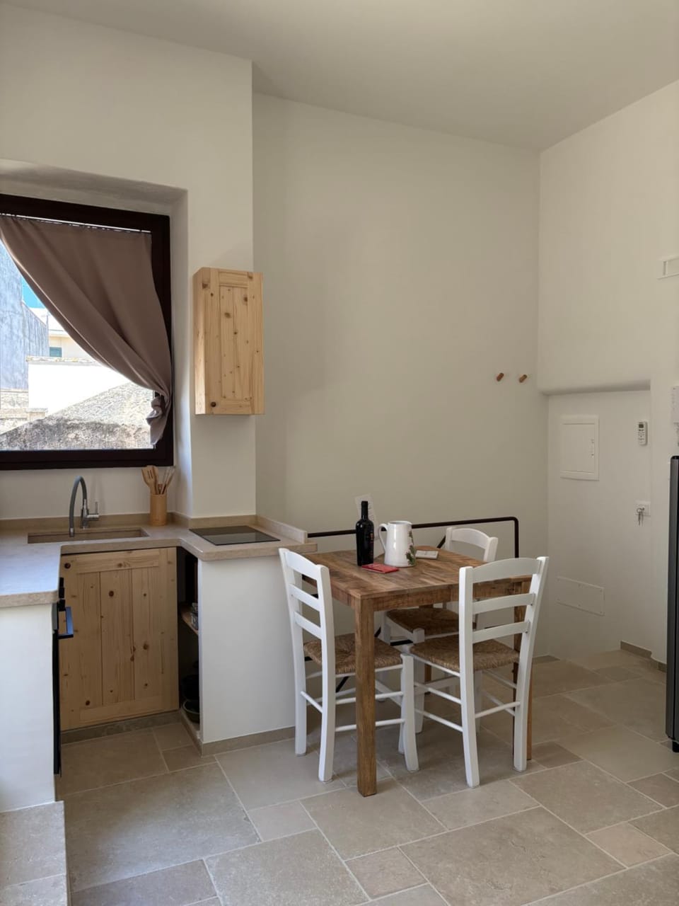 Kitchen or kitchenette, oven, stove
