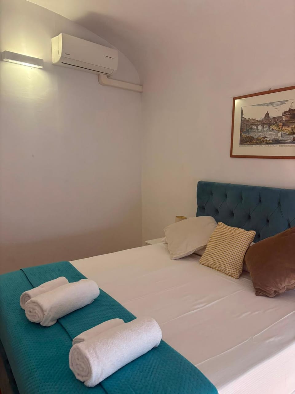 Helmirage Luxury Montecitorio Bed and Breakfast in Rome
