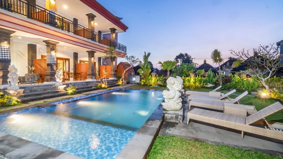 Property building, Patio, Communal lounge/ TV room, Spring, Day, Natural landscape, Garden, Evening entertainment, Garden view, Pool view, Swimming pool, sunbed