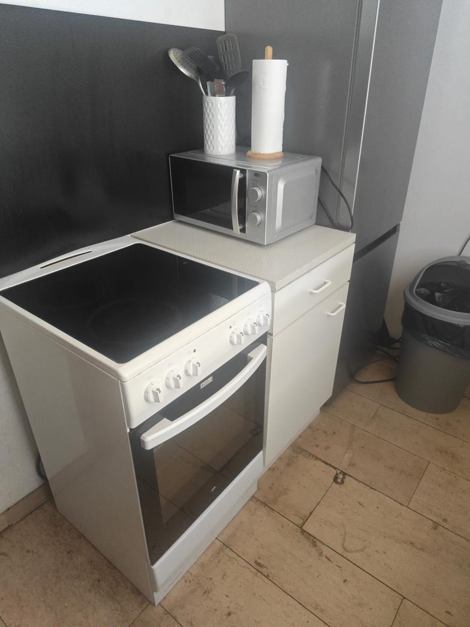 Kitchen or kitchenette, stove, kitchen