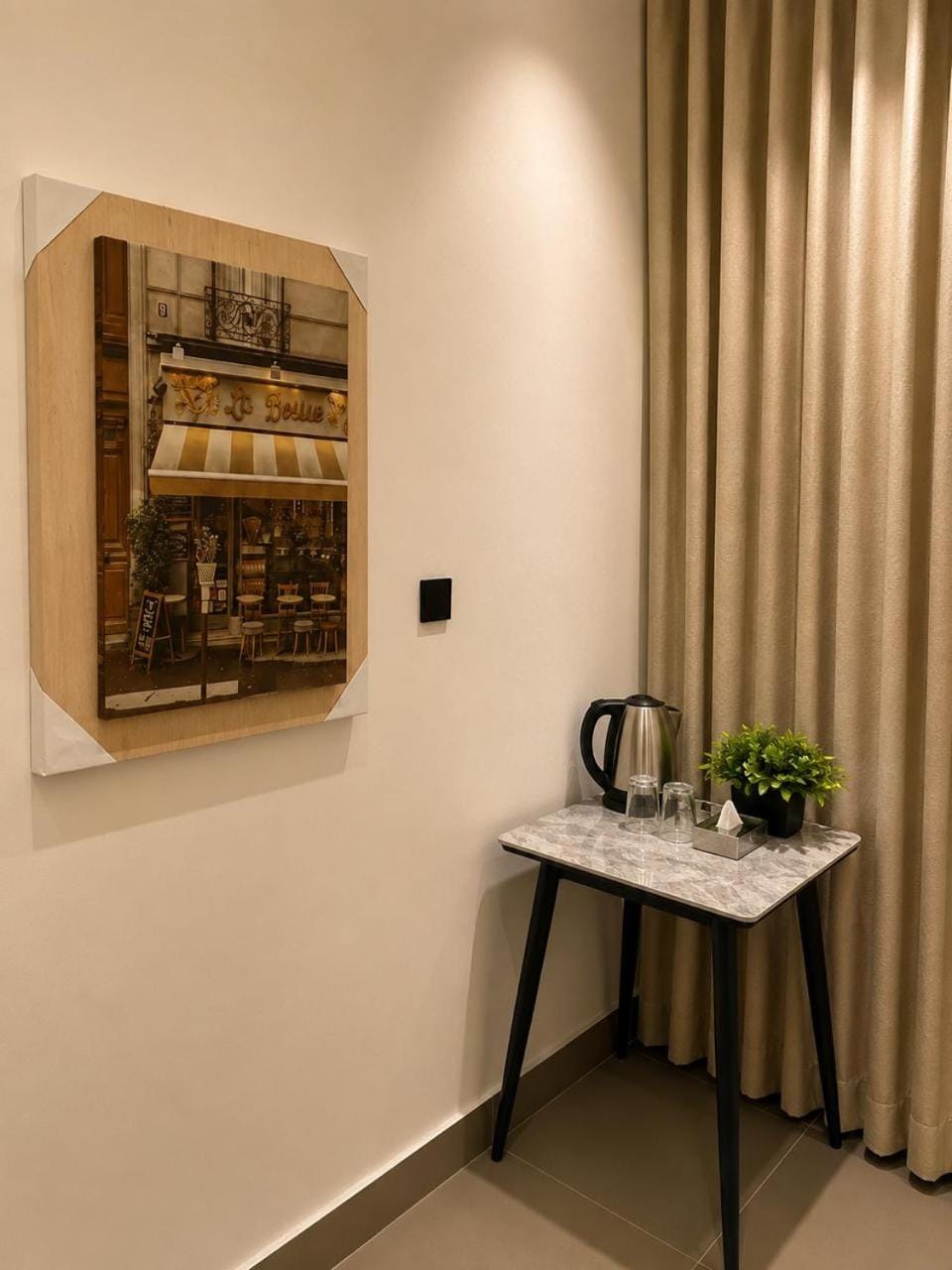 Coffee/tea facilities, Lounge or bar