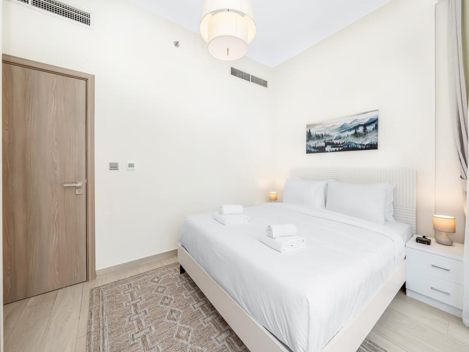 Bed, Photo of the whole room, Bedroom, towels, air conditioner