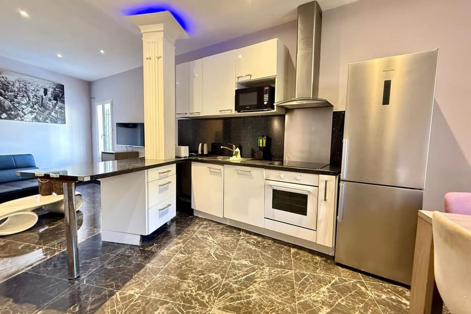 3-bedroom apt on two levels close to the Palais Apartment in Cannes