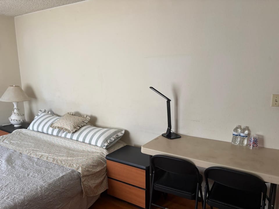 Living room, Photo of the whole room, Bedroom