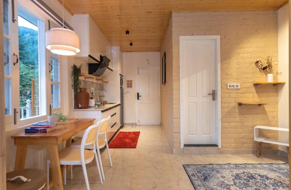 Oaknest Bnb and luxury Homes Apartment in Himachal Pradesh