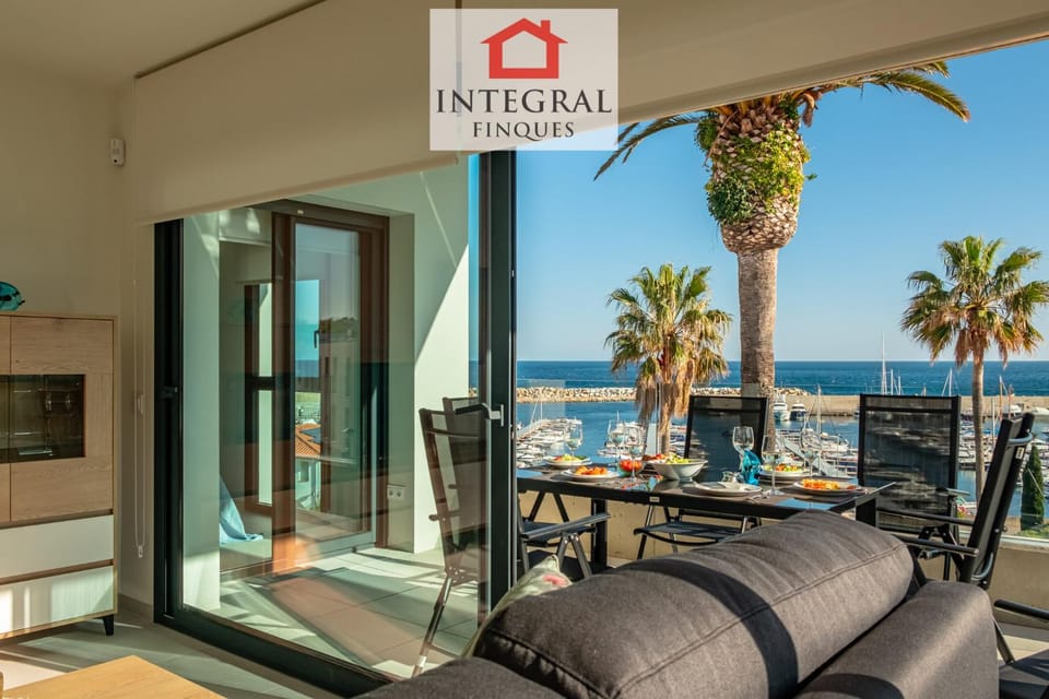 Off site, View (from property/room), Balcony/Terrace, Sea view, Parking