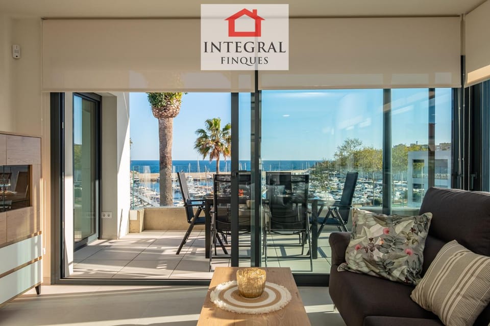 Off site, TV and multimedia, View (from property/room), Living room, Sea view