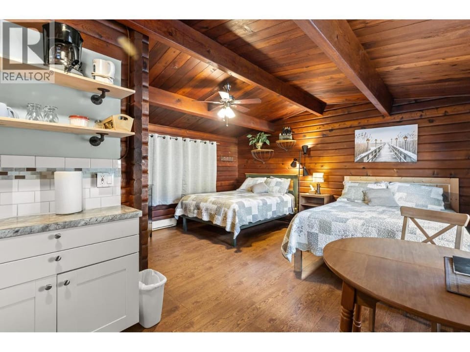 Bed, Kitchen or kitchenette, Photo of the whole room