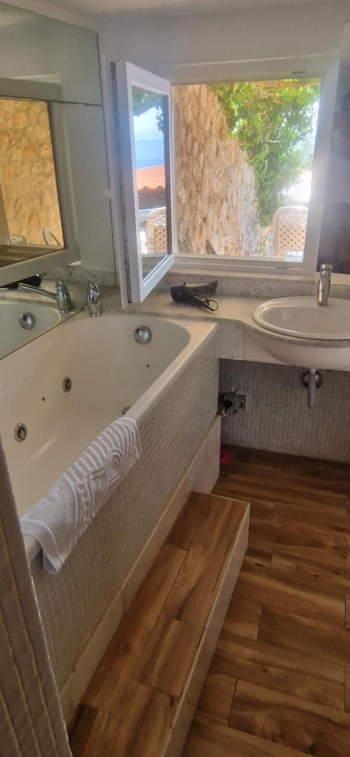 Hot Tub, Bathroom, Bath