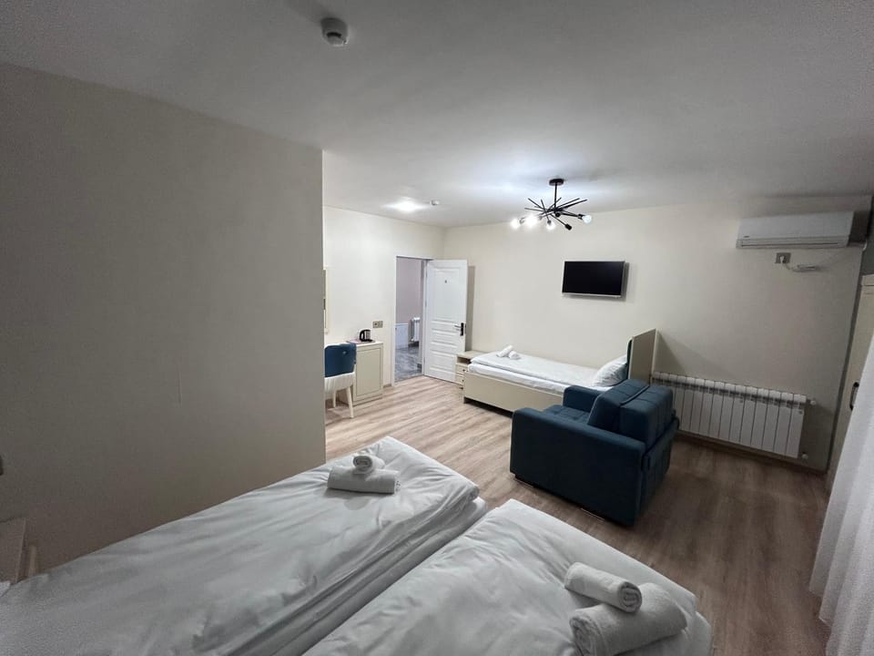 TV and multimedia, Bedroom, air conditioner