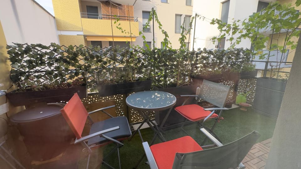 Familial et équipé Balcon vert Métro 7 min Apartment in Montrouge