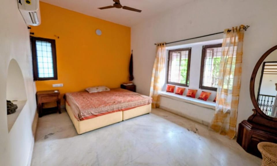 Charming Stone Cottage in erstwhile grape gardens Villa in Secunderabad
