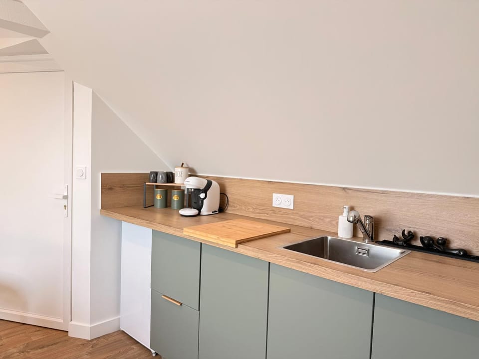 Kitchen or kitchenette