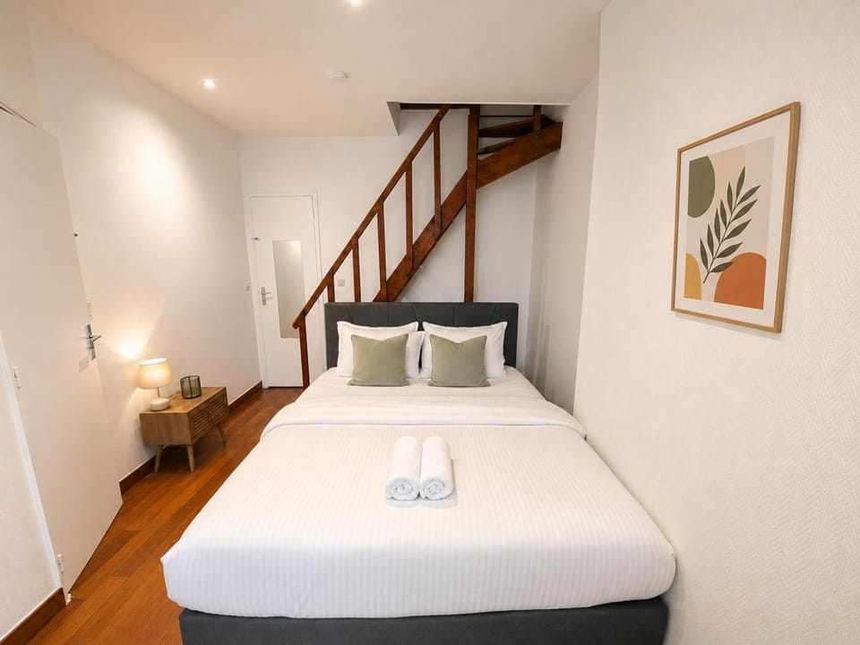 Bed, Bedroom
