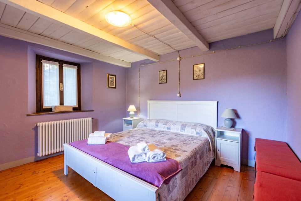 Bed, Photo of the whole room, Bedroom, internet, towels