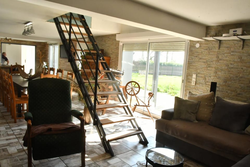 Living room, Seating area
