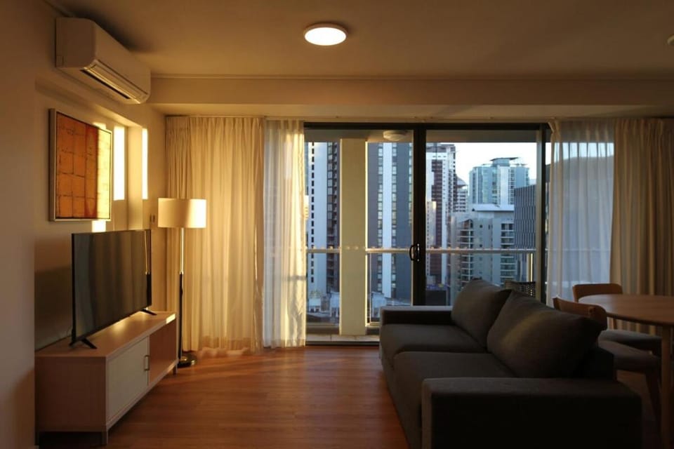 CBD 1BR River & Botanic Garden Views with Pool and Gym Apartment in Kangaroo Point