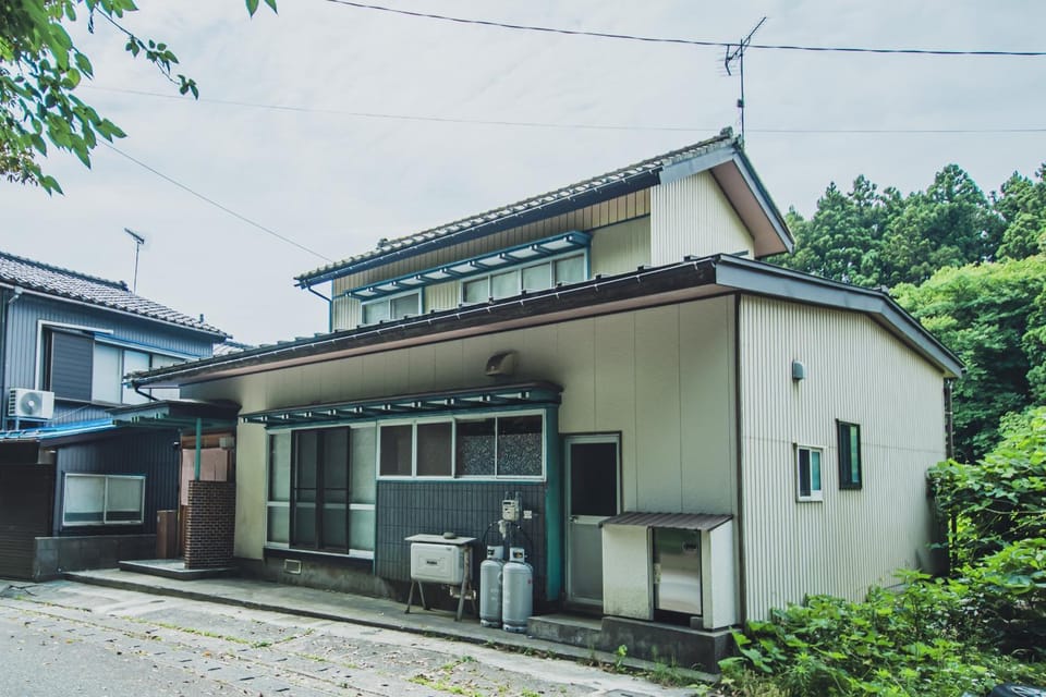 Property building, Day