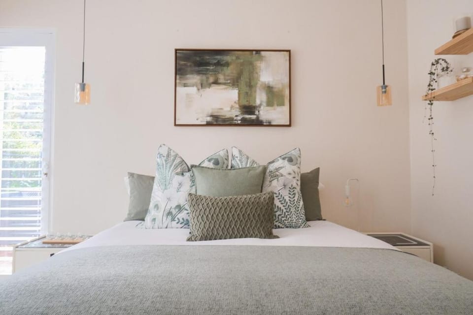 Bed, Decorative detail, Bedroom