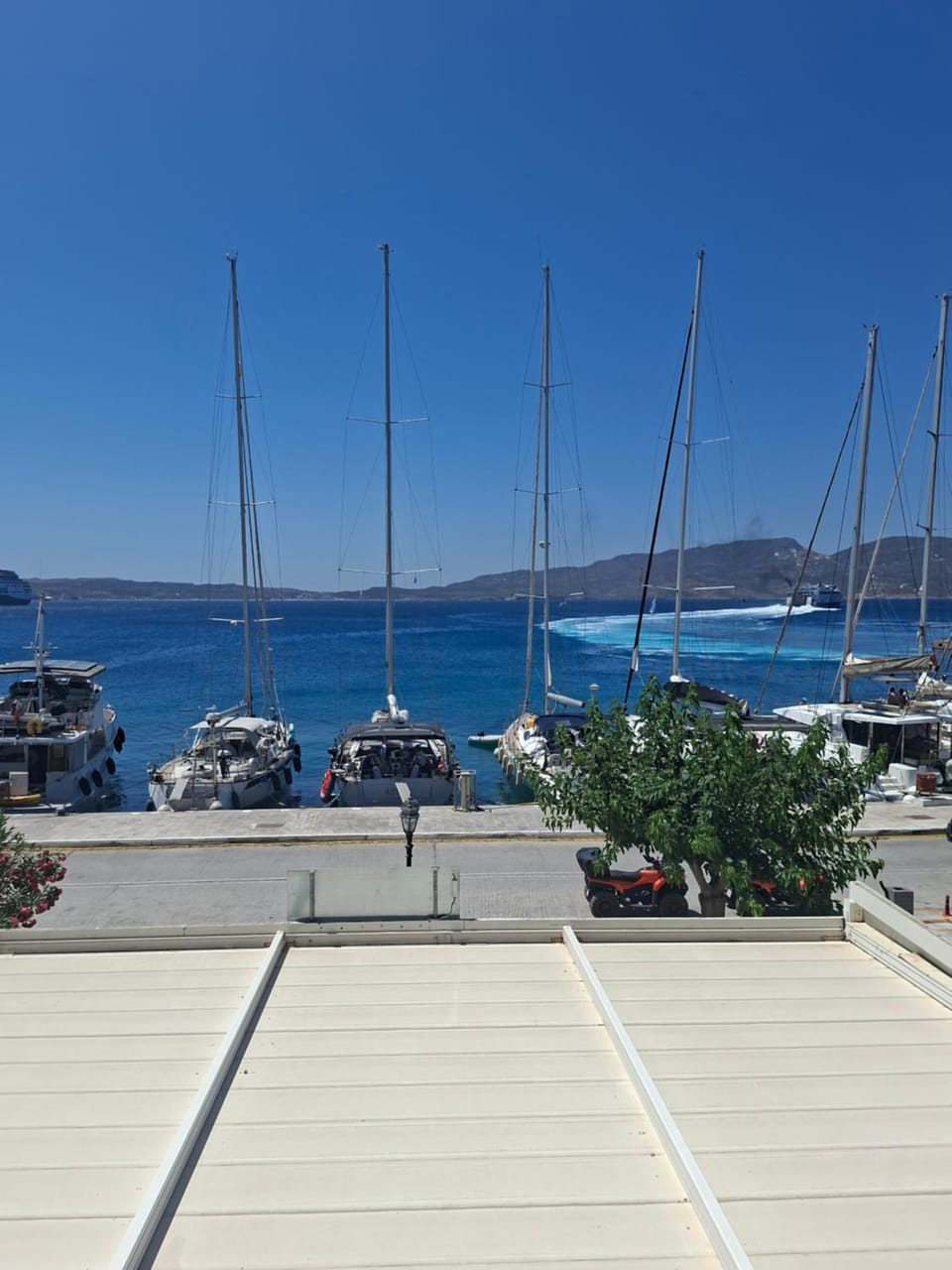 Marianna Suite House in Milos