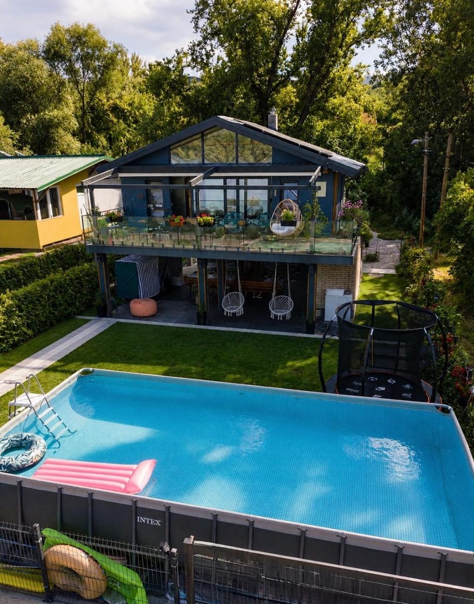 Luxury River House Pool & Stunning View House in Serbia