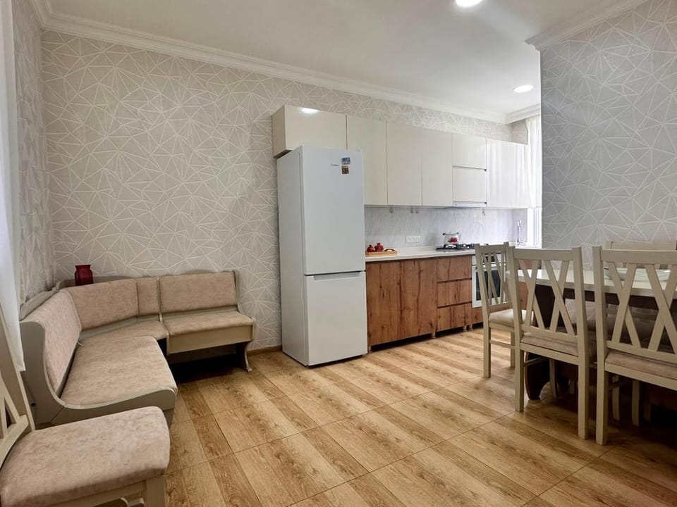 Kitchen or kitchenette, Seating area, Dining area